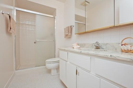 Homes for Sale 701 Lake Hinsdale Drive #507 Willowbrook, IL